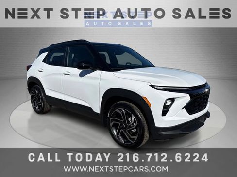Used 2024 Chevrolet TrailBlazer RS w/ Convenience Package image 1