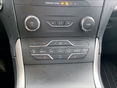 Certified 2020 Ford Edge SEL image 30