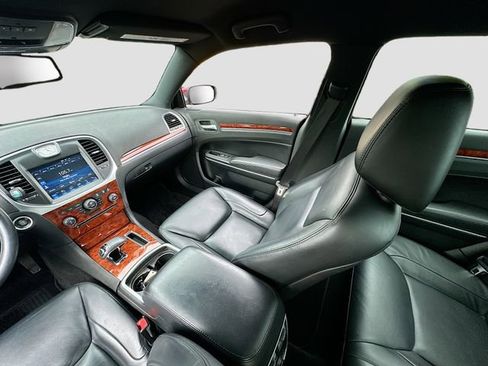 Used 2013 Chrysler 300 AWD w/ Driver Convenience Group image 23