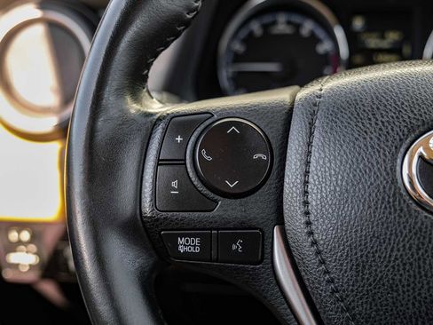 Used 2018 Toyota RAV4 Limited image 17