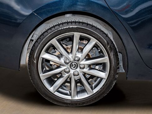 Used 2018 MAZDA MAZDA3 Grand Touring image 40