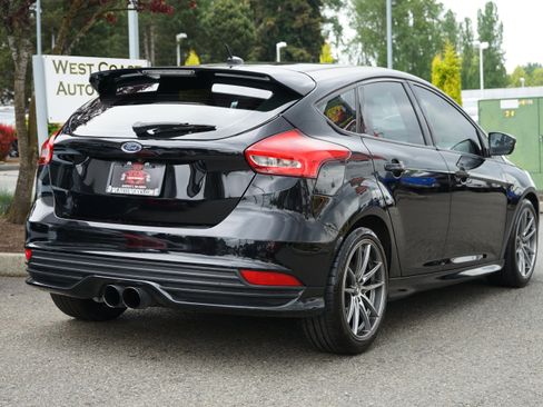 Used 2018 Ford Focus ST FWD image 5