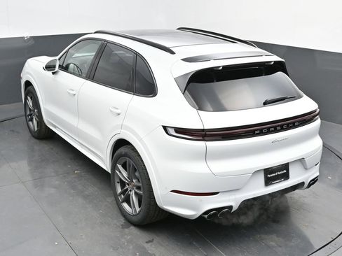 New 2025 Porsche Cayenne image 42