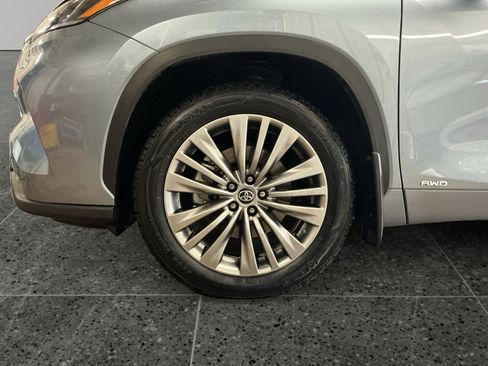 Used 2023 Toyota Highlander Platinum AWD/4WD image 14