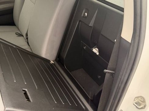 Used 2018 Toyota Tacoma SR5 image 37