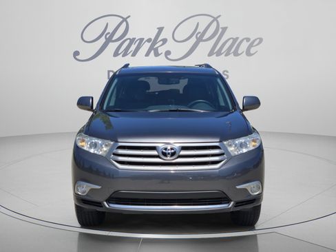 Used 2013 Toyota Highlander SE FWD image 8