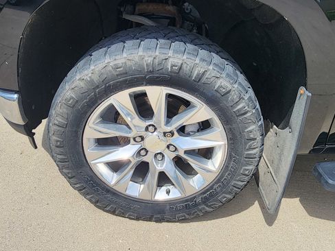 Used 2020 Chevrolet Silverado 1500 LTZ AWD/4WD image 9