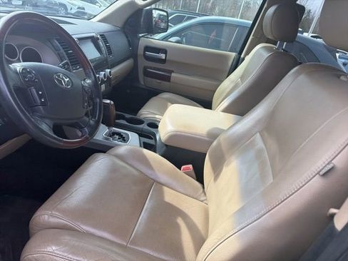 Used 2013 Toyota Sequoia Platinum image 10