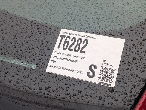 Used 2025 Chevrolet Equinox EV LT FWD image 7