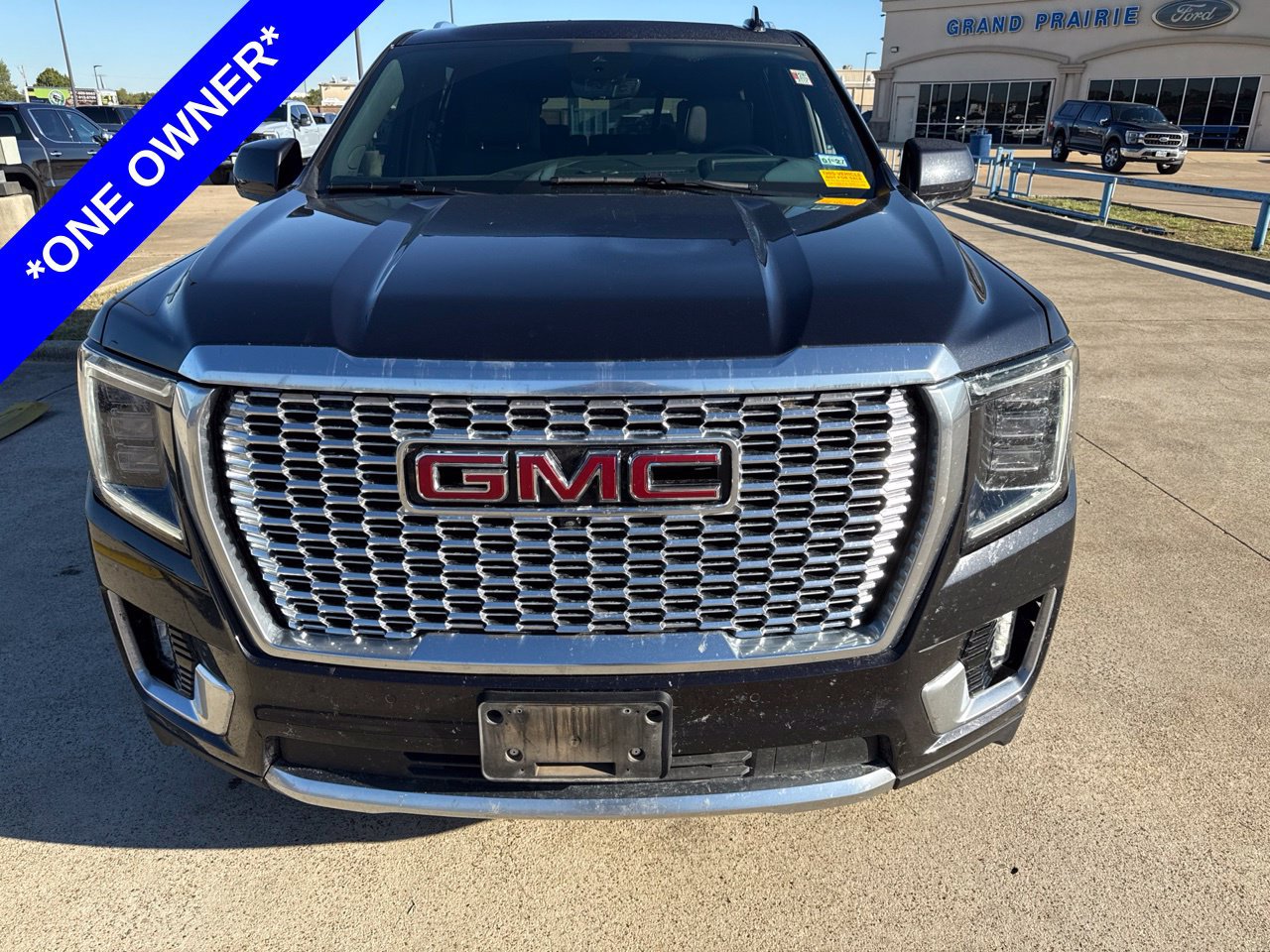 Used 2024 GMC Yukon Denali w/ Advanced Technology Package AWD/4WD image 2