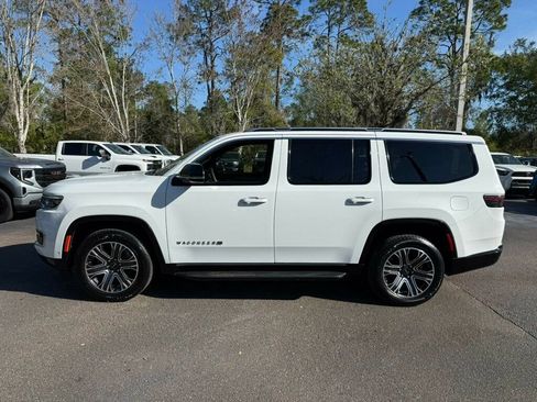 Used 2025 Jeep Wagoneer 4x4 image 2