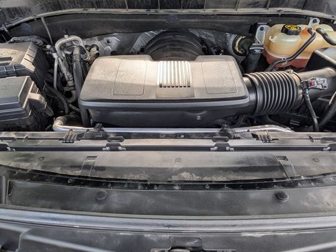 Used 2022 Chevrolet Suburban Z71 AWD/4WD image 32