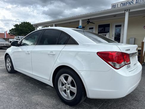 Used 2016 Chevrolet Cruze LT FWD image 3