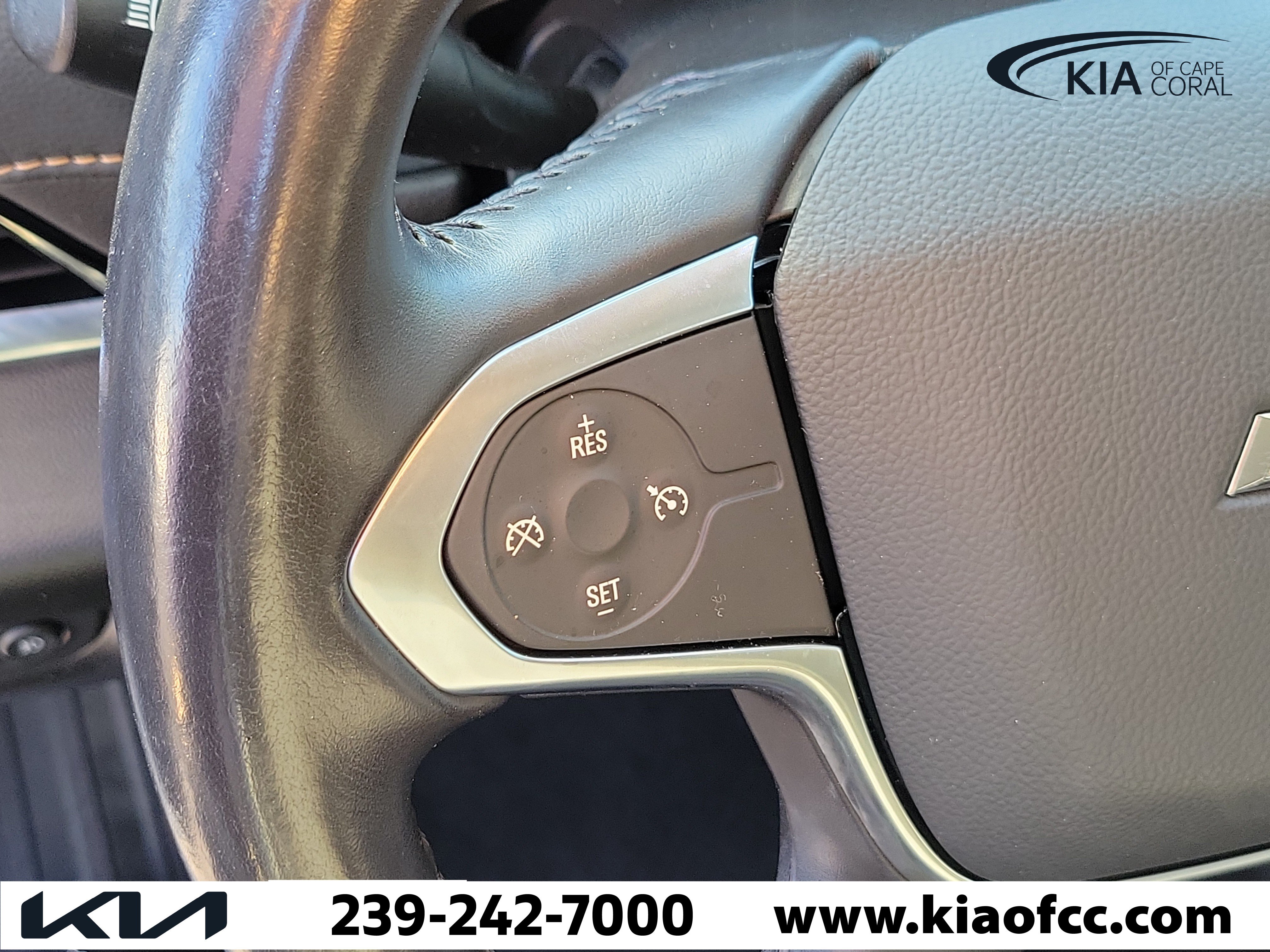 Used 2020 Chevrolet Traverse LT FWD image 25