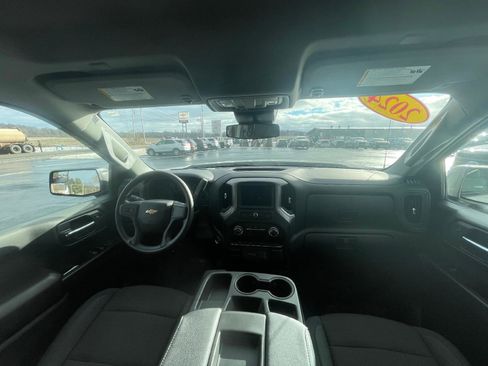 Used 2024 Chevrolet Silverado 1500 Custom image 11