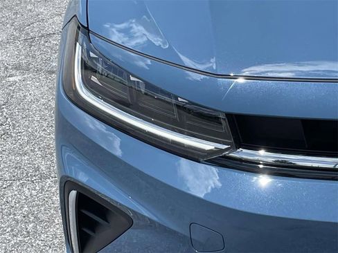 New 2025 Volkswagen Jetta SE image 9