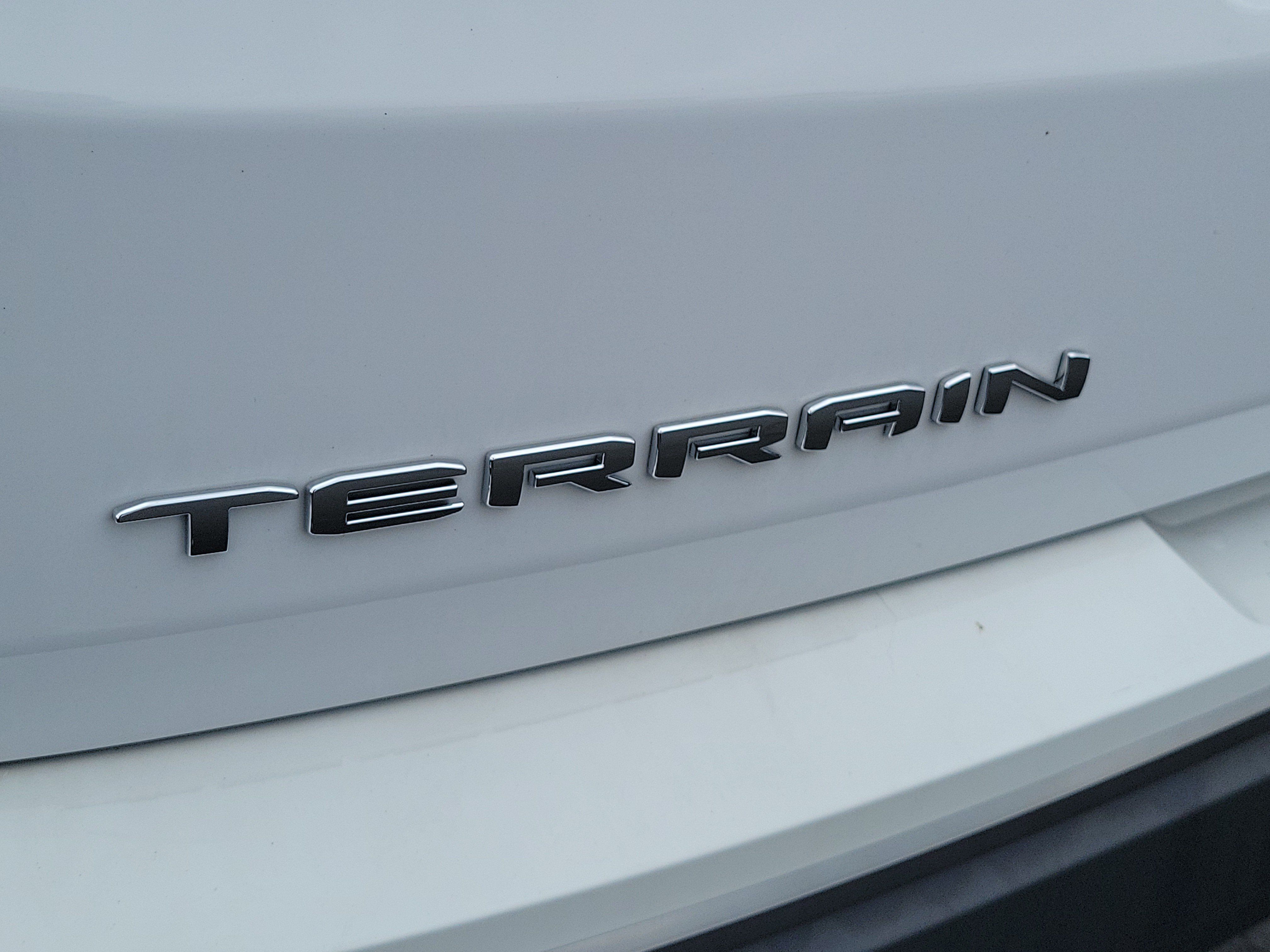 Used 2024 GMC Terrain AT4 AWD/4WD image 6