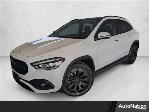 Used 2022 Mercedes-Benz GLA 250 4MATIC image 1