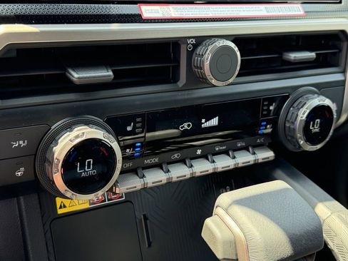 New 2026 Toyota 4Runner Limited AWD/4WD image 18