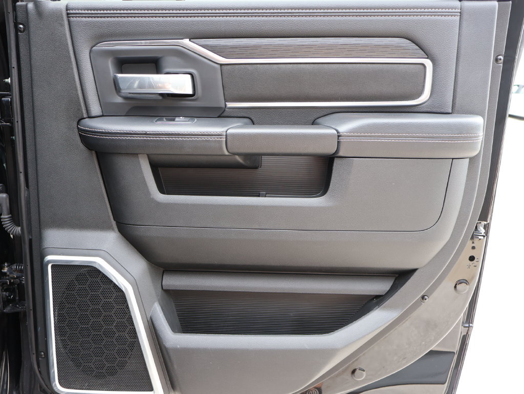 Used 2024 RAM 2500 Laramie w/ Night Edition AWD/4WD image 10