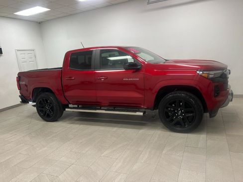 Used 2025 Chevrolet Colorado Z71 w/ Technology Package AWD/4WD image 18