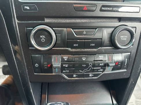 Used 2017 Ford Explorer XLT w/ Equipment Group 202A image 17