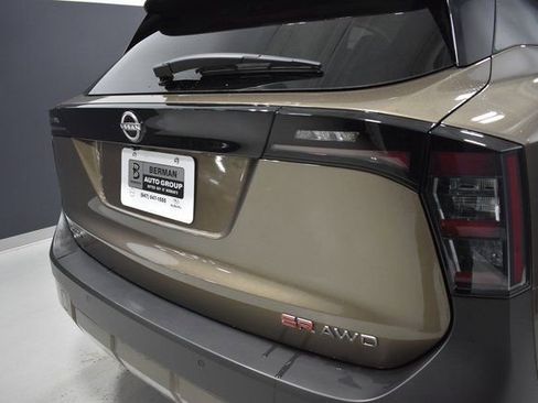 Certified 2025 Nissan Kicks SR image 12