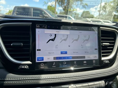New 2026 Chrysler Pacifica Select image 41