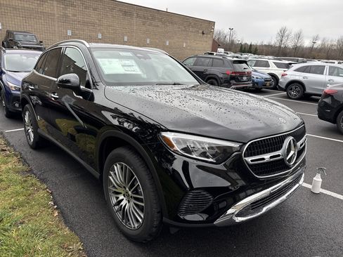 Used 2026 Mercedes-Benz GLC 300 4MATIC image 2