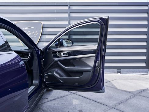 Used 2020 Porsche Panamera 4 image 22