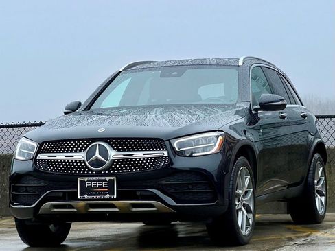 Certified 2022 Mercedes-Benz GLC 300 4MATIC image 4