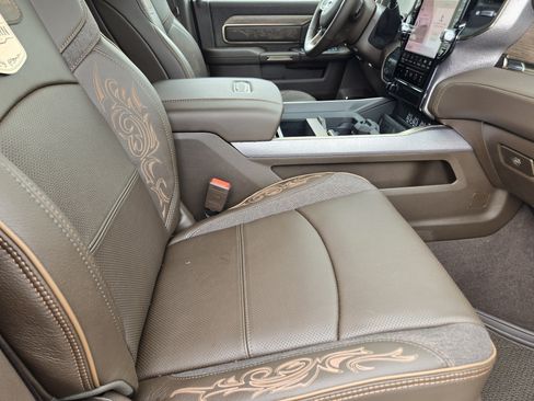 New 2026 RAM 2500 Limited AWD/4WD image 13