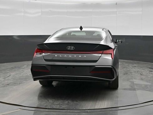 New 2026 Hyundai Elantra SEL Sport FWD image 6