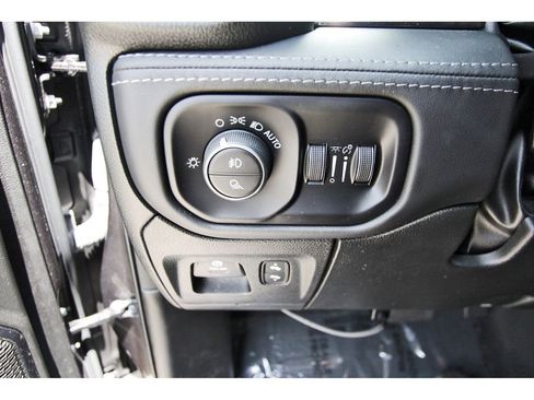 Used 2024 RAM 1500 Limited AWD/4WD image 21