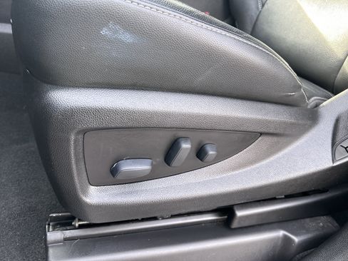 Used 2020 Chevrolet Suburban LT image 23