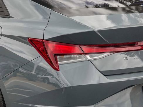 Certified 2023 Hyundai Elantra Limited FWD image 8