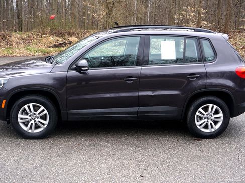 Used 2016 Volkswagen Tiguan S image 21