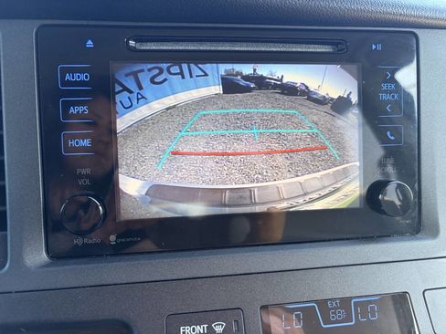 Used 2015 Toyota Sienna LE image 16