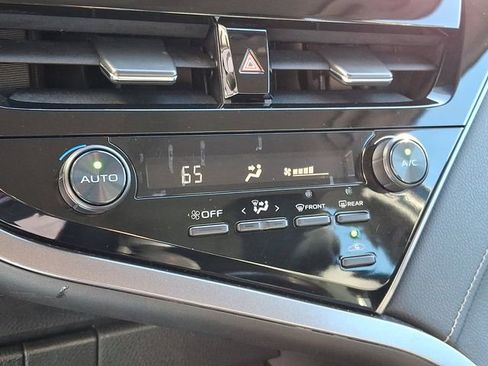 Certified 2021 Toyota Camry SE image 18