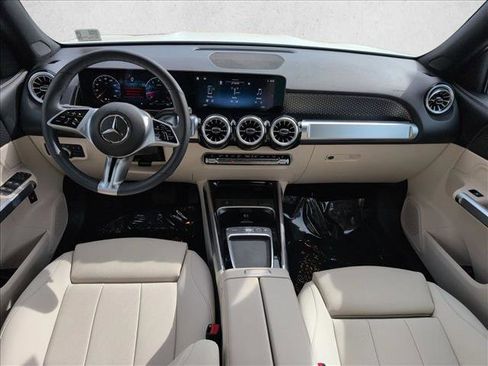 Certified 2025 Mercedes-Benz GLB 250 4MATIC w/ Winter Package image 18