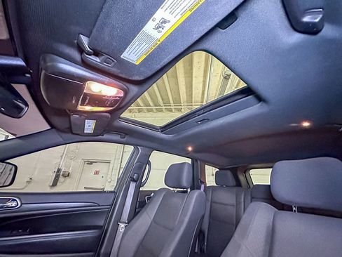 Used 2019 Jeep Grand Cherokee Laredo image 27