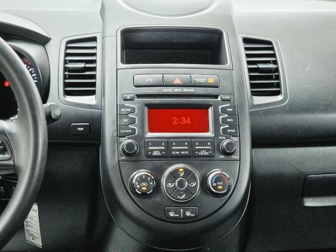 Used 2013 Kia Soul FWD image 13