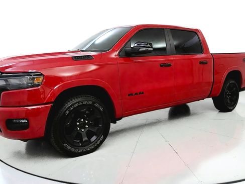 Used 2025 RAM 1500 Big Horn AWD/4WD image 3