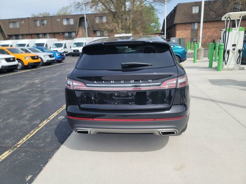 Used 2023 Lincoln Nautilus FWD w/ Premium Package image 7