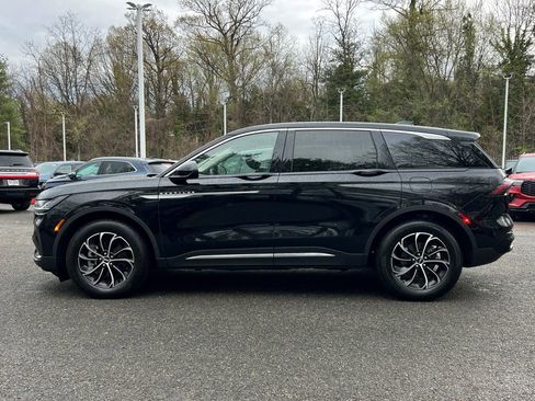 Used 2025 Lincoln Nautilus Premier w/ Equipment Group 102A image 4