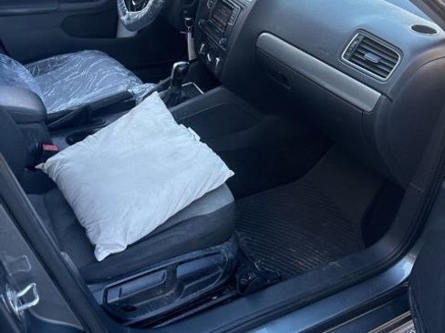 Used 2017 Volkswagen Jetta S image 31