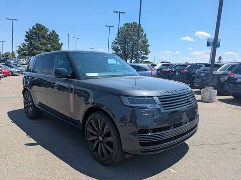 Used 2024 Land Rover Range Rover SV AWD/4WD image 3