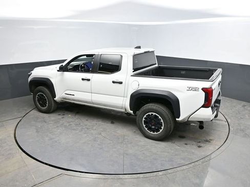 Used 2024 Toyota Tacoma TRD Off-Road image 40