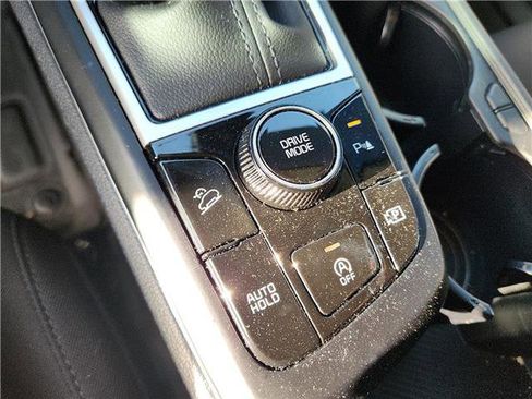 Used 2025 Kia Sportage LX image 19