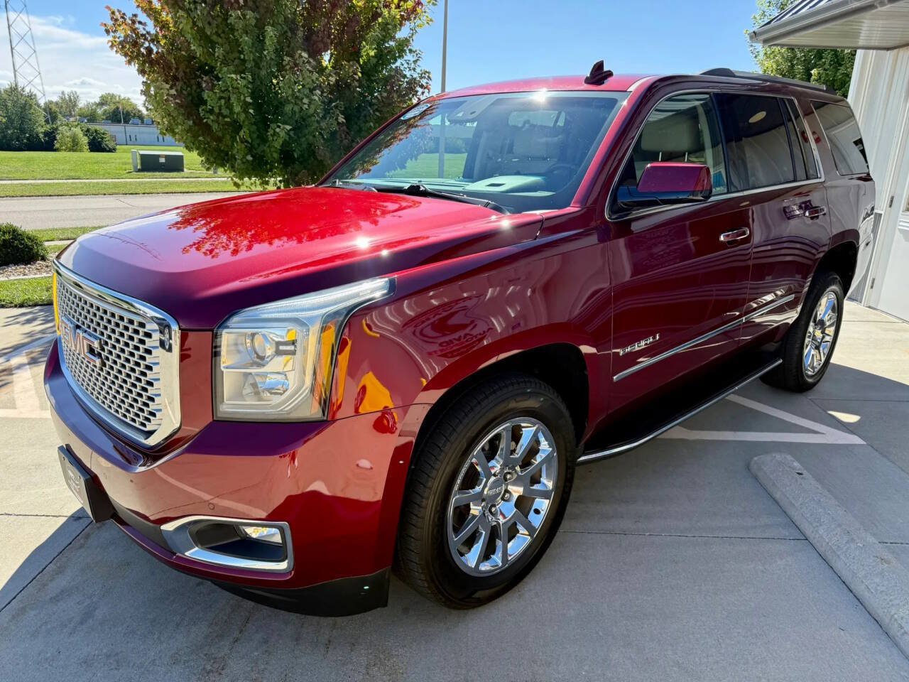 Used 2016 GMC Yukon Denali w/ Open Road Package AWD/4WD image 4